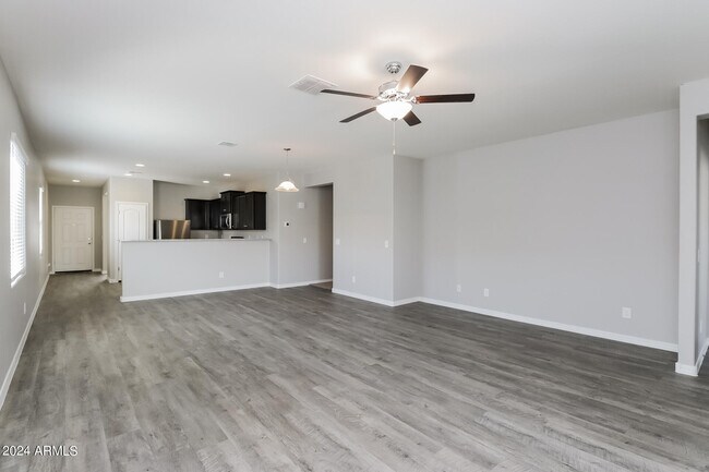 Foto del edificio - 37558 W Merced St