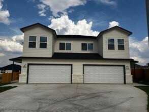 Building Photo - 518 Whirlaway Dr