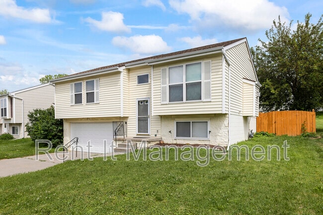 Building Photo - 5807 N 61st Avenue