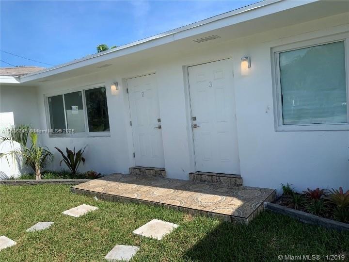 Foto principal - 200 NE 108th St