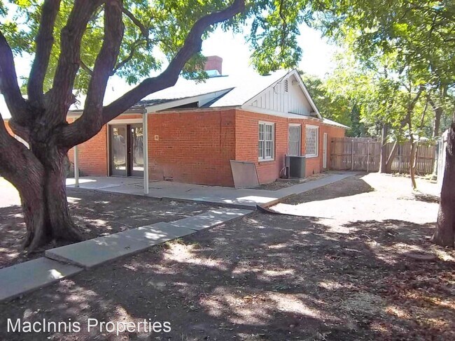 Building Photo - 3 br, 2 bath House - 3405 S Milam St