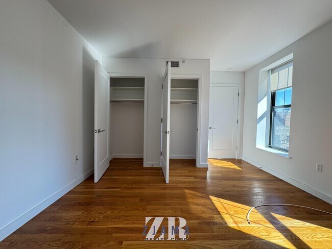 Foto del edificio - 123 Parkside Ave