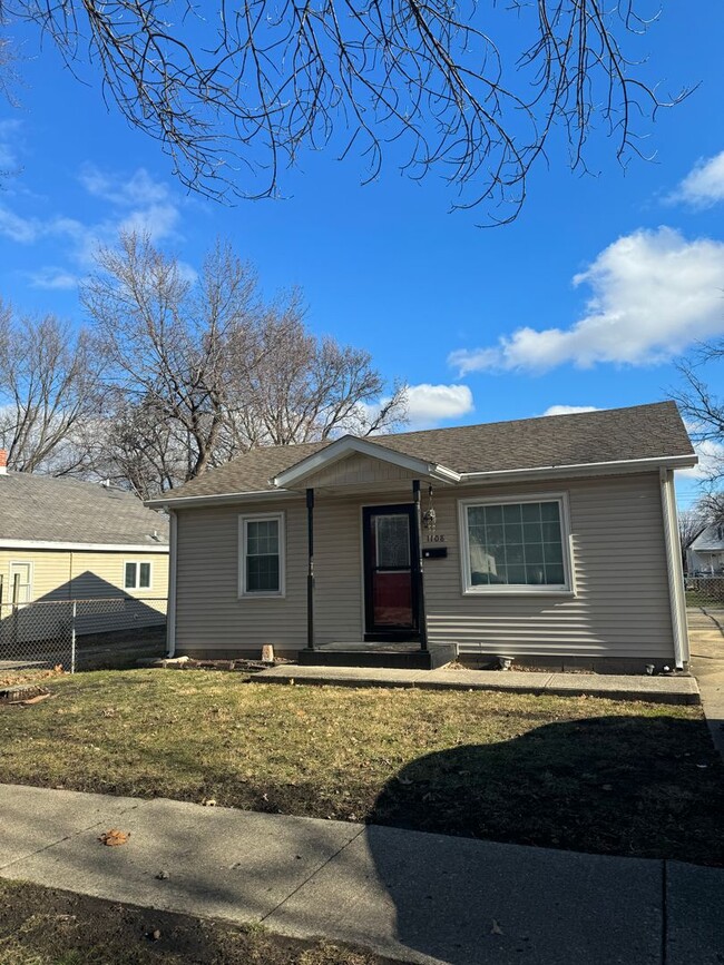 Building Photo - Two Beds, One Bath, Endless Possibilities!