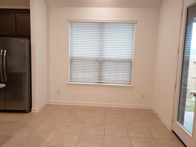 Building Photo - 3712 Castle Rock Dr