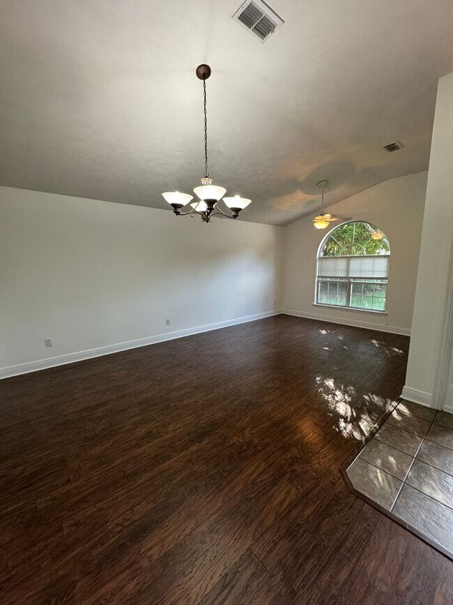 Foto del edificio - Home For Rent In The Groves Of Summerbrooke
