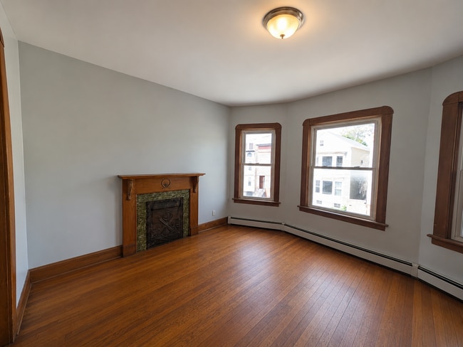 Building Photo - 662 State St