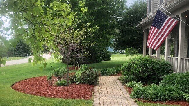 Building Photo - 2409 N Elmkirk Park