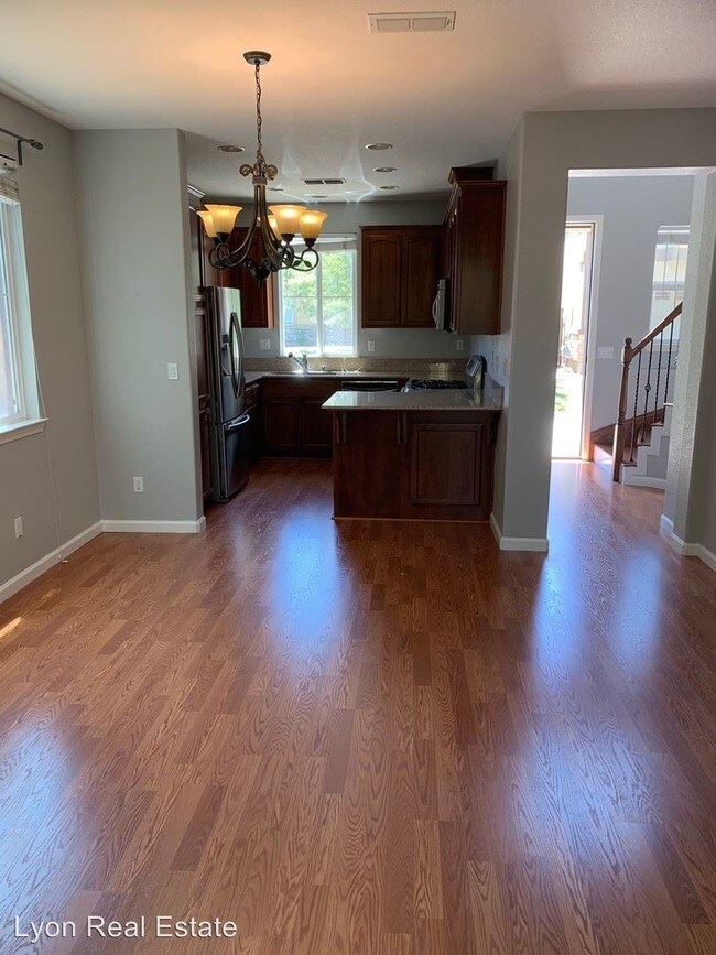 Building Photo - 3 br, 2.5 bath House - 10 Sheen Court