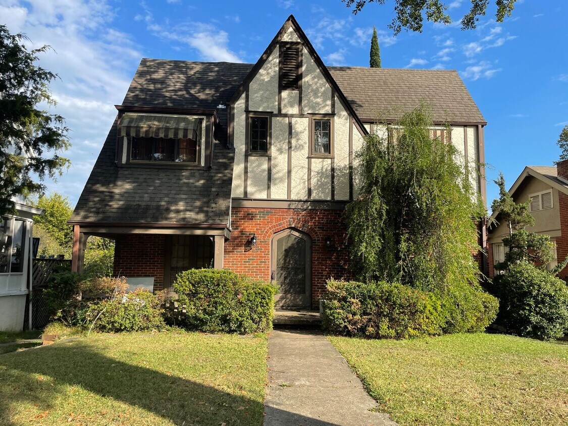 Foto principal - 217 Thayer St