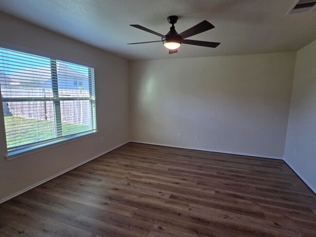 Building Photo - 19115 Shire Horse Blvd