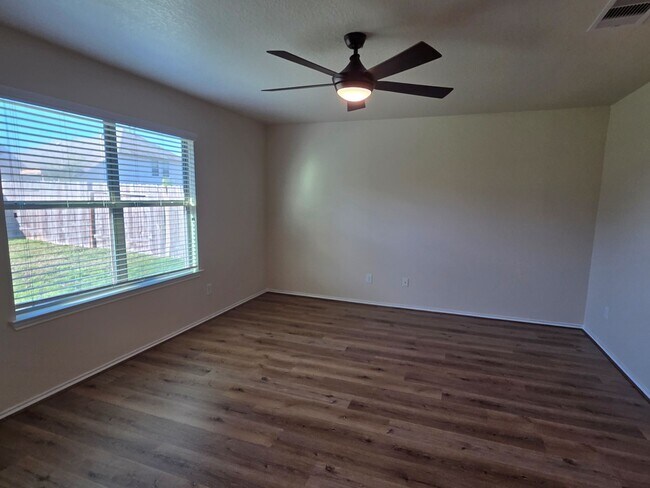 Foto del edificio - 19115 Shire Horse Blvd