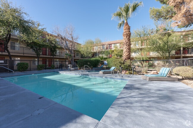Swimming Pool - Fremont Villas