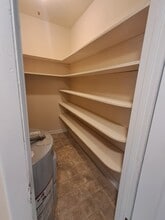 Building Photo - Gardenbrook