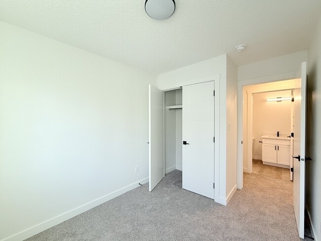Building Photo - Unit 3