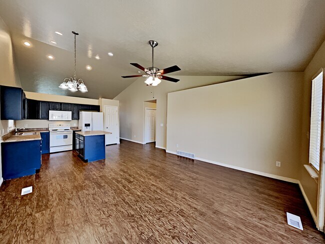 Foto del edificio - 163 Crystal Bay Dr