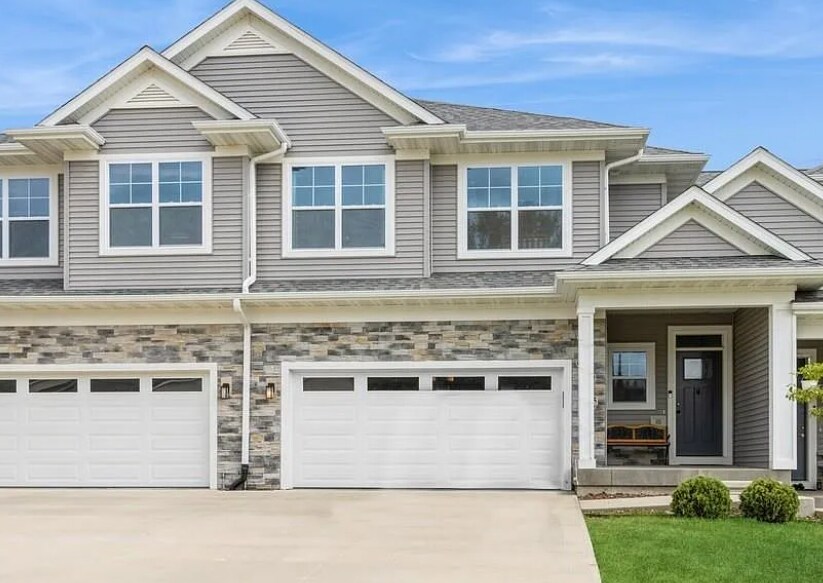 Primary Photo - 2225 E Grantview Dr