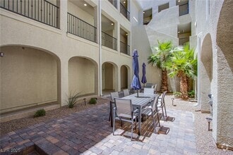 Building Photo - 2555 Hampton Rd