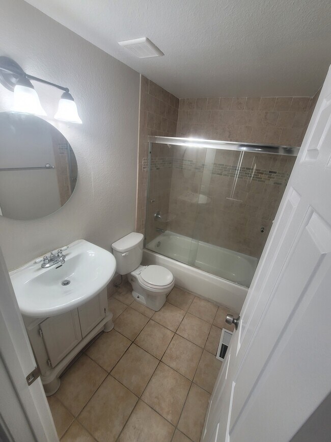 Foto del edificio - 13790 Mt Babcock St