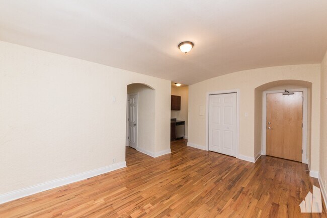 Foto del edificio - 536 W Arlington Pl