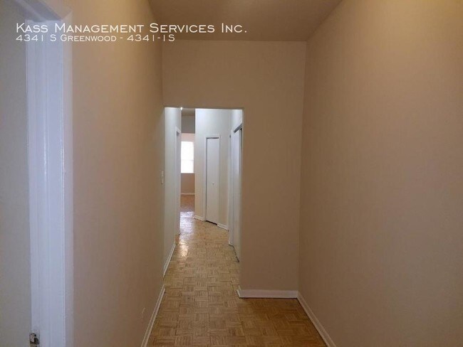 Foto del edificio - 4341 S Greenwood Ave