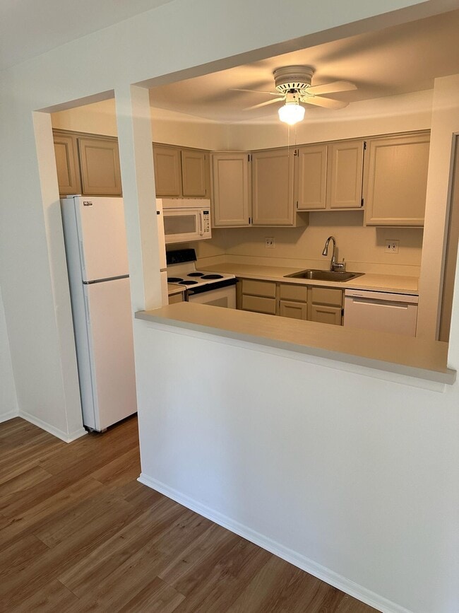 Building Photo - 7510 Woodview St