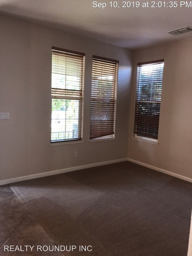 Building Photo - 4 br, 2.5 bath House - 10253 Nevers Way