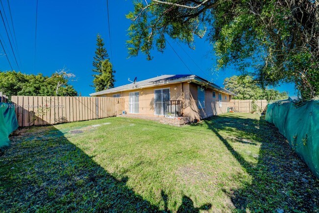 Foto del edificio - 10450 SW 172nd St