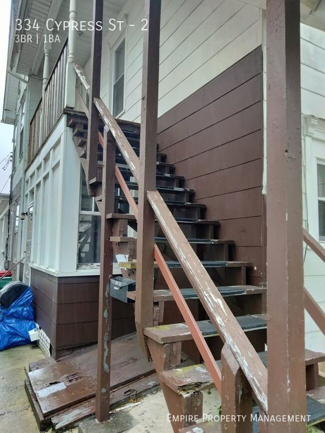 Foto del edificio - 2nd and 3rd Floor-3 Bedroom/ 1 Bathroom Ap...