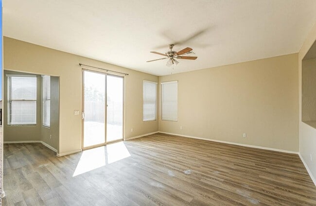 Building Photo - 6824 S 30th Dr