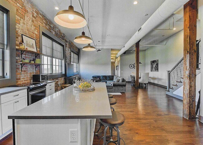 Foto del edificio - 740 E North St