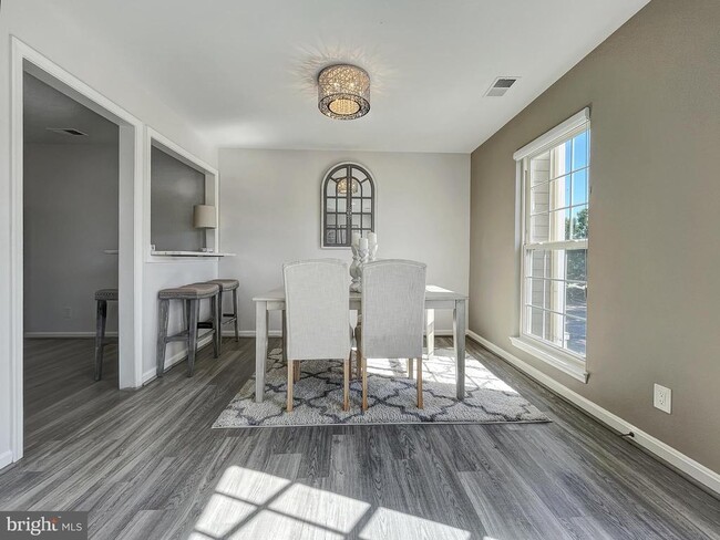 Building Photo - 9286 Cardinal Forest Ln