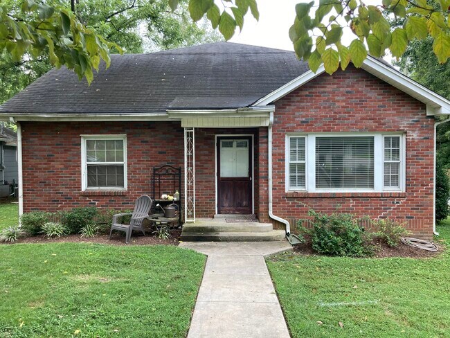 Street View - 1002 Ewing Blvd