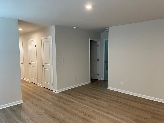 Foto del edificio - 8103 Sterling Oaks Dr