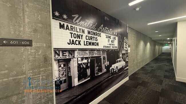 Foto del edificio - Mid-Market Modern Studio for Effortless City Living