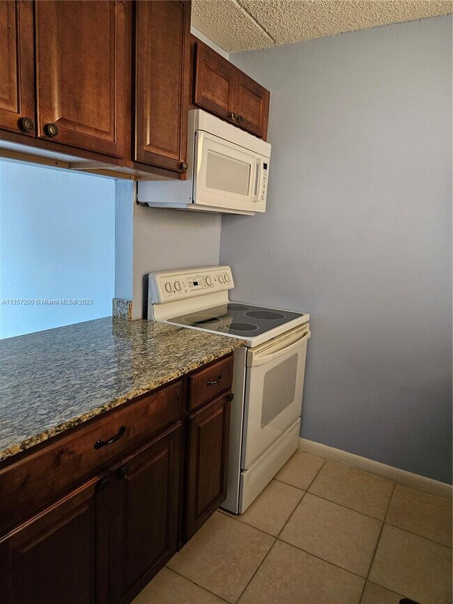 Foto del edificio - 11453 NW 39th Ct