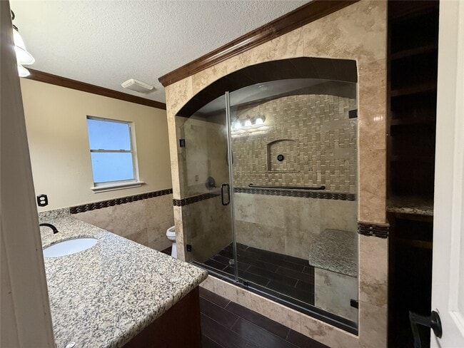Foto del edificio - 7811 Fall Glen Dr