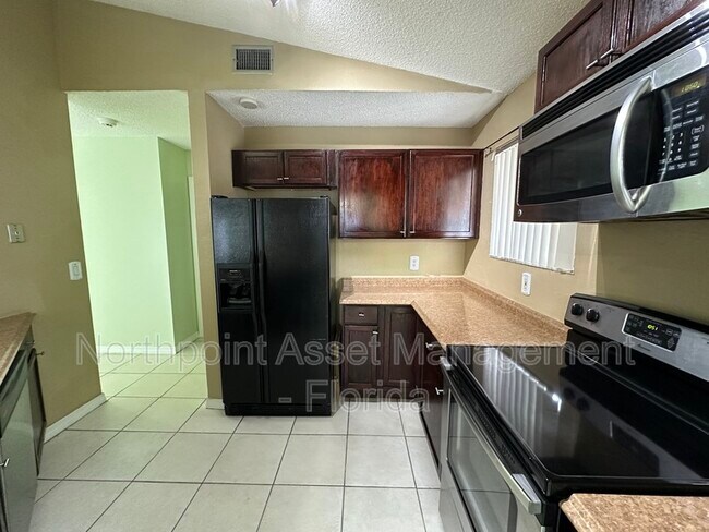 Foto del edificio - 2410 SW 87th Terrace
