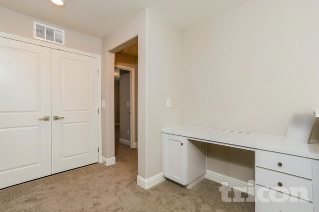 Interior Photo - Tricon Twelve Bridges