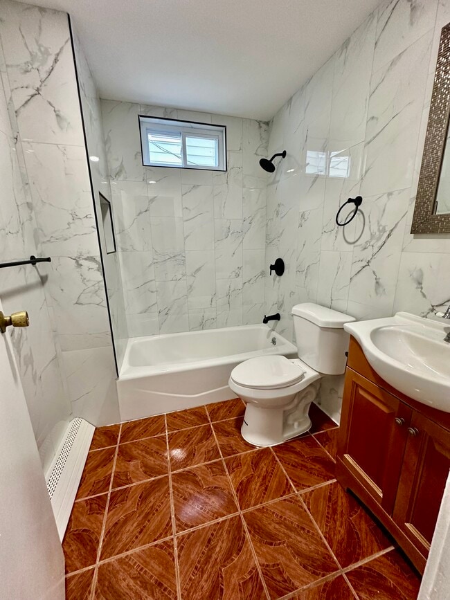 Bathroom - 432 N 12th St