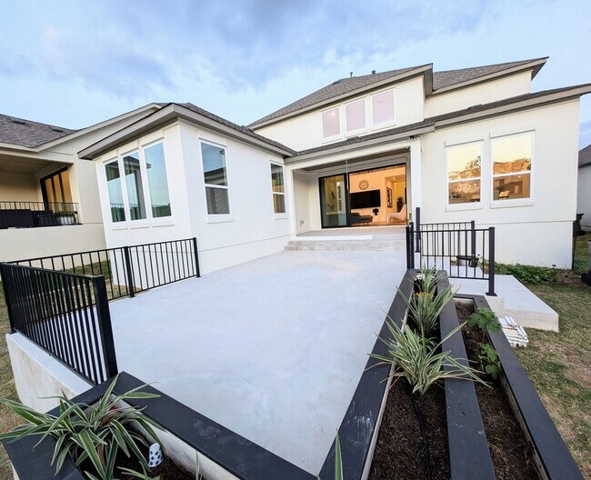 Building Photo - 1113 Villa Rialto View