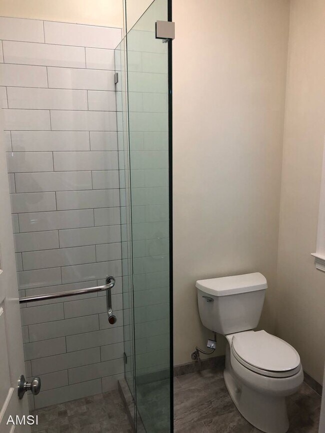Building Photo - 1 br, 1 bath House - 1327 Lyon Street A
