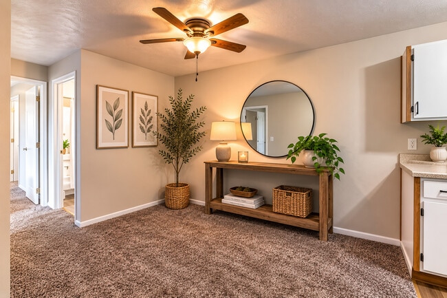 Dining Room/Area - Courtyards on Glendale