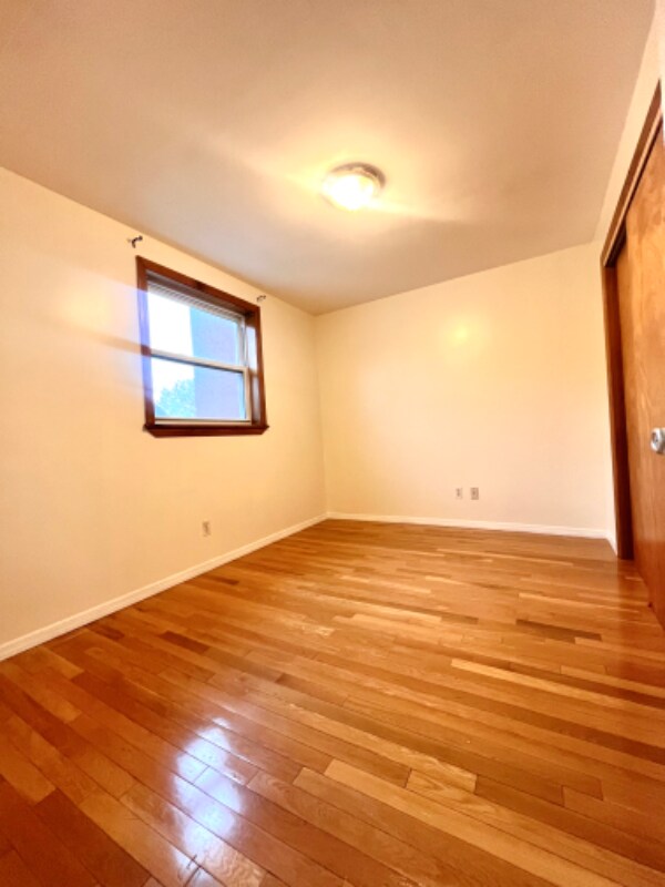 290 Huntington Ave, The Bronx, NY 10465 House Rental in The Bronx, NY