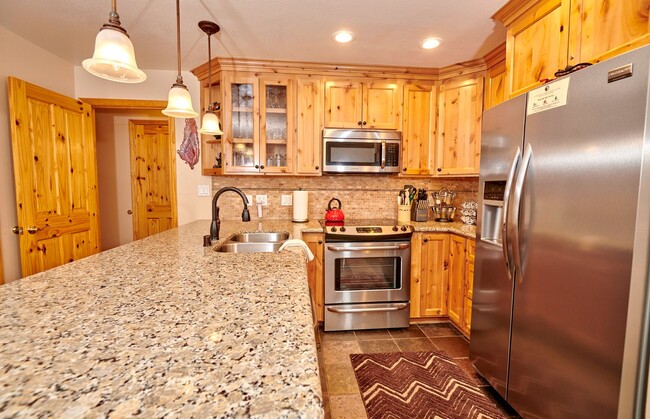 Building Photo - St. Anton Beautifully Updated Corner Unit.
