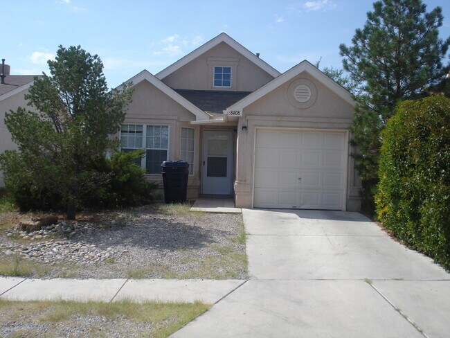 Foto del edificio - 8408 Cedarcroft Rd NW