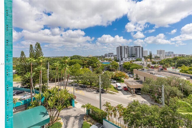 Foto del edificio - 1700 NW N River Dr