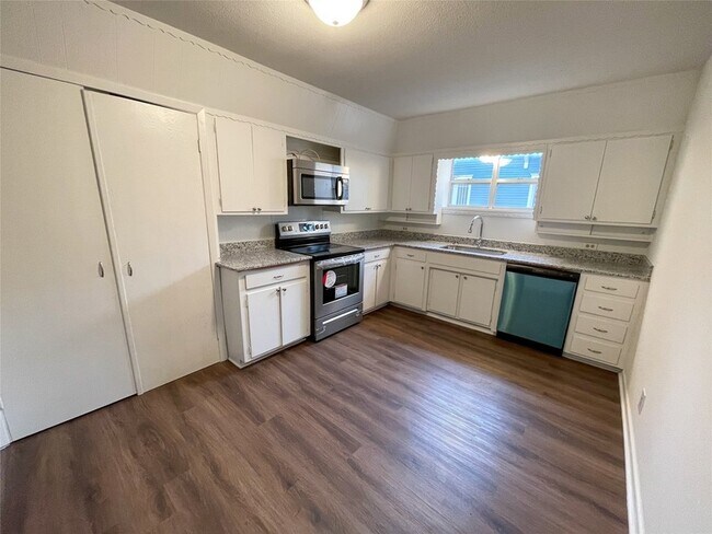 Foto del edificio - 1016 W Gandy St