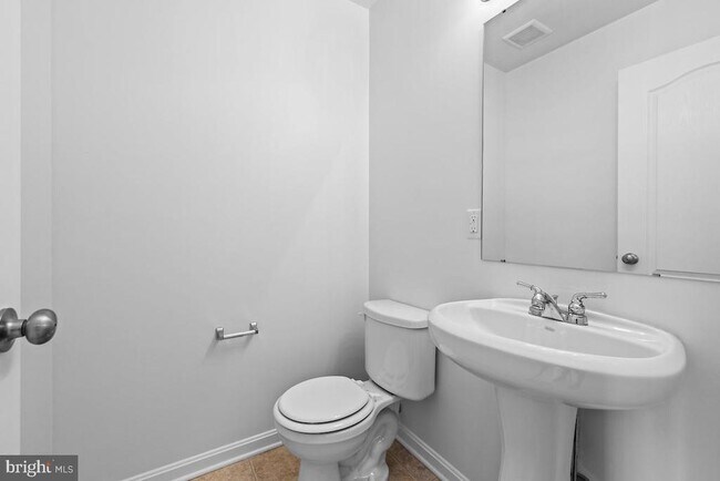 Foto del edificio - 112 Breezewood Dr