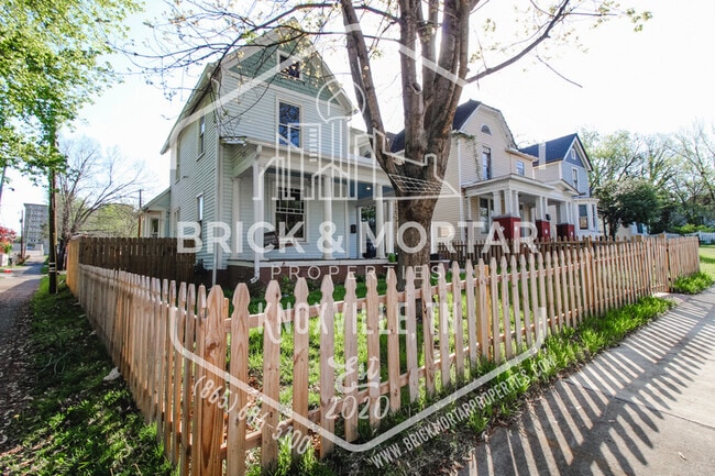 Building Photo - 1124 Stewart St