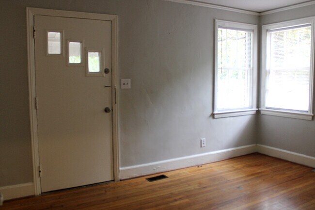 Building Photo - 3425 Prentice Ave